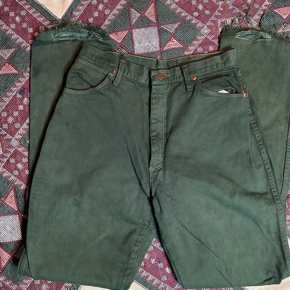 Green Ladies Cowboy Cut Wranglers - Picture 3 of 3